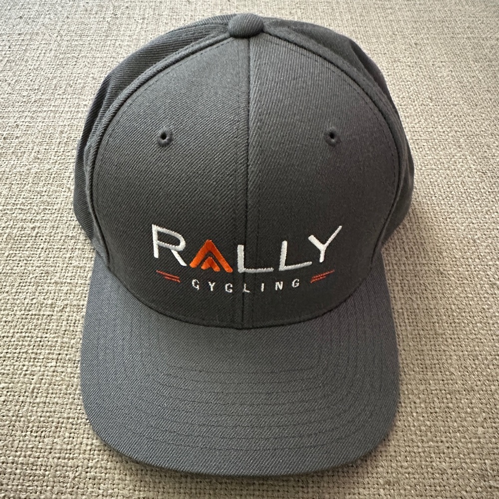 Rally Cycling Snap-back Cap, gray